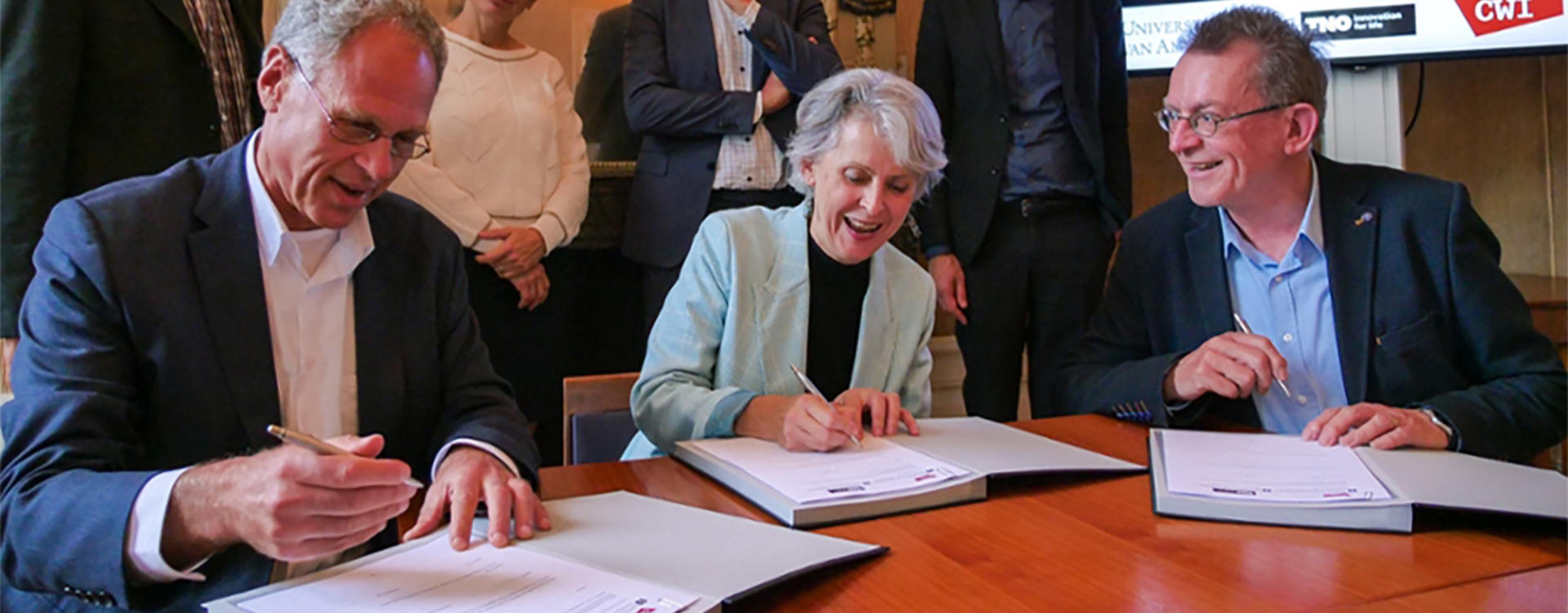 Ondertekenmoment UvA, TNO, CWI